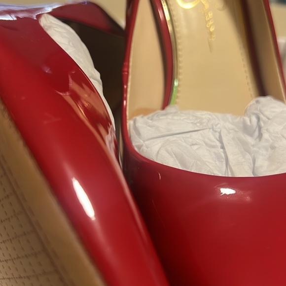 NWT Jessica Simpson Red patent leather Pumps - Picture 3 of 4